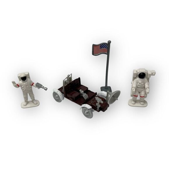 Vintage Air & Space Replica Lunar Rover Car Toy & NASA Space Command Astronauts - Picture 1 of 9